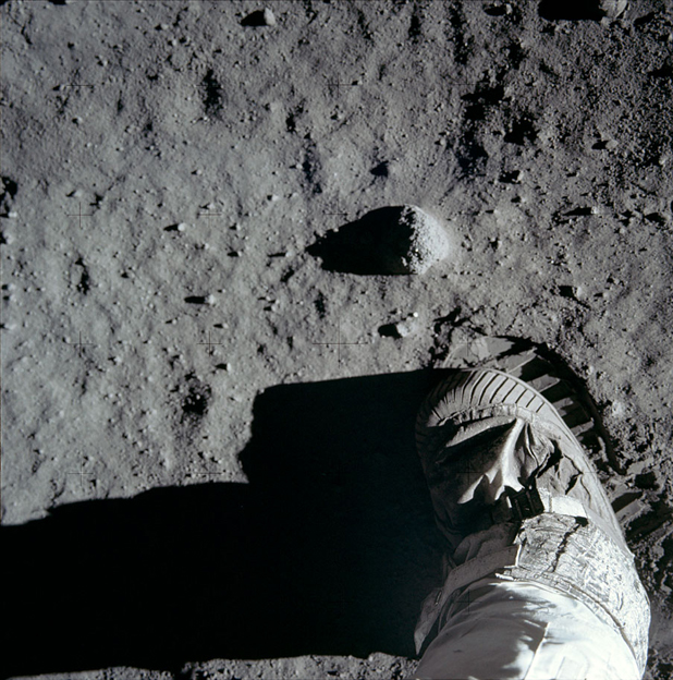 Aldrin's bootprint in the lunar soil (NASA)
